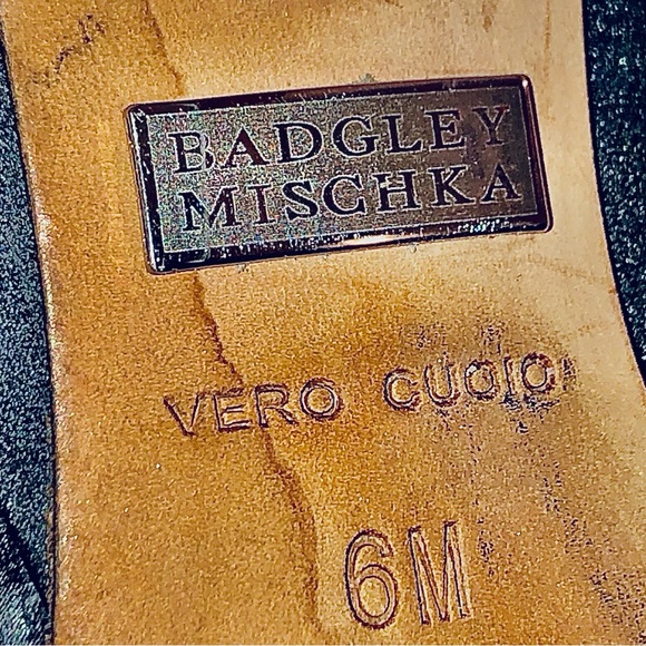 BADGLEY MISCHKA•SIZE-6•BLACK•HEELS•FLORAL ACCENT - Picture 11 of 16